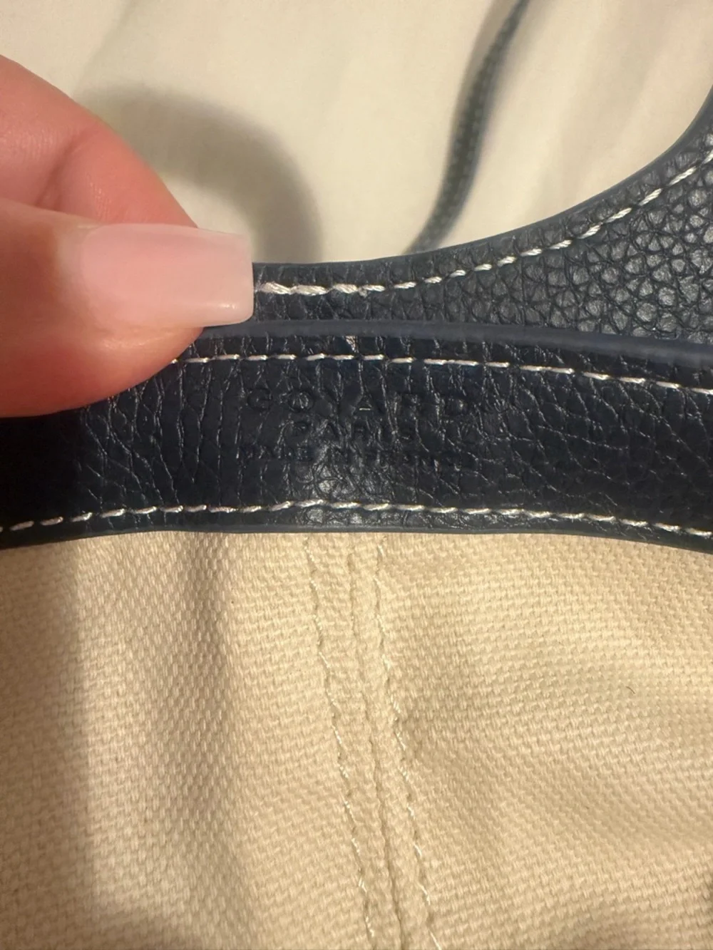 Handbag - Picture 4 of 5